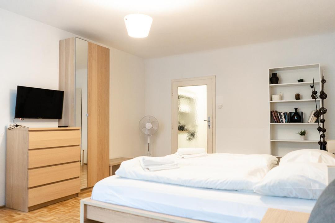Central Living - Stephansdom Apartments Viena Quarto foto